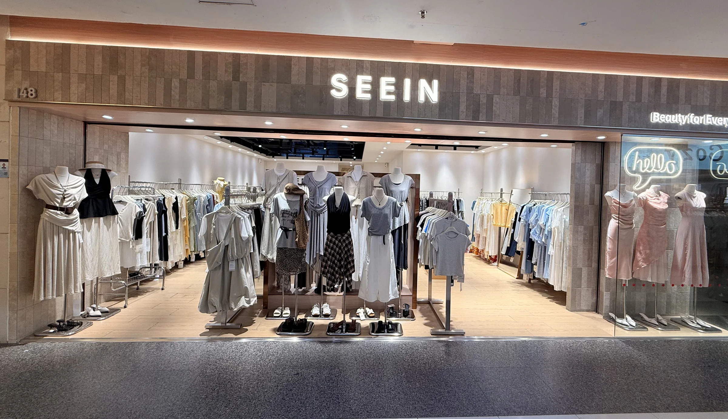 SEEIN 广州光明广场门店外观